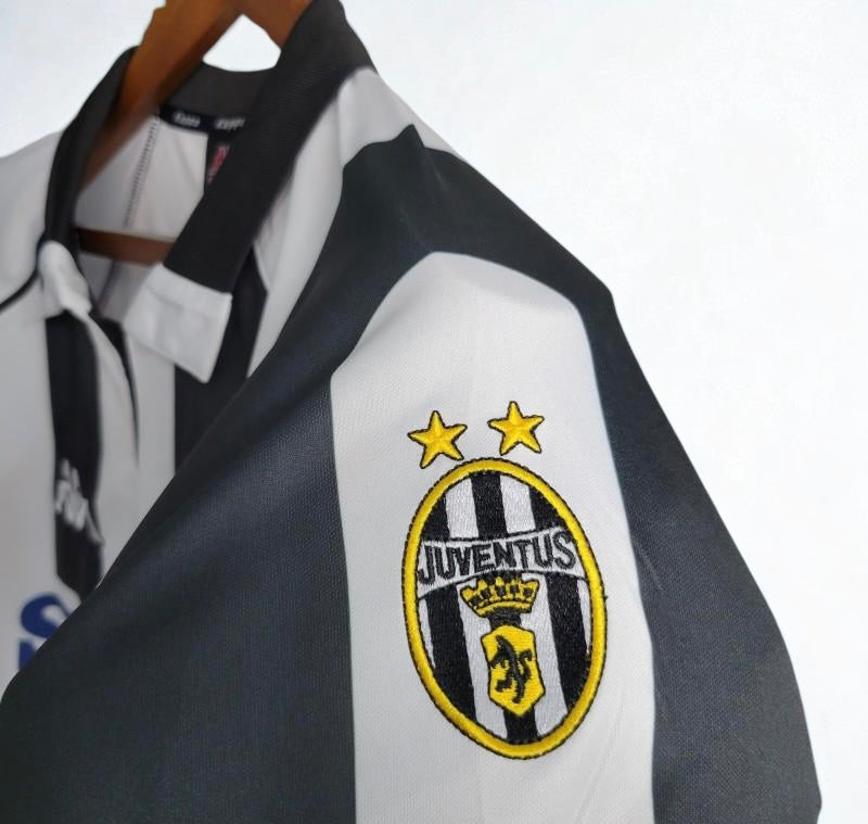 Juventus Home - 98/99