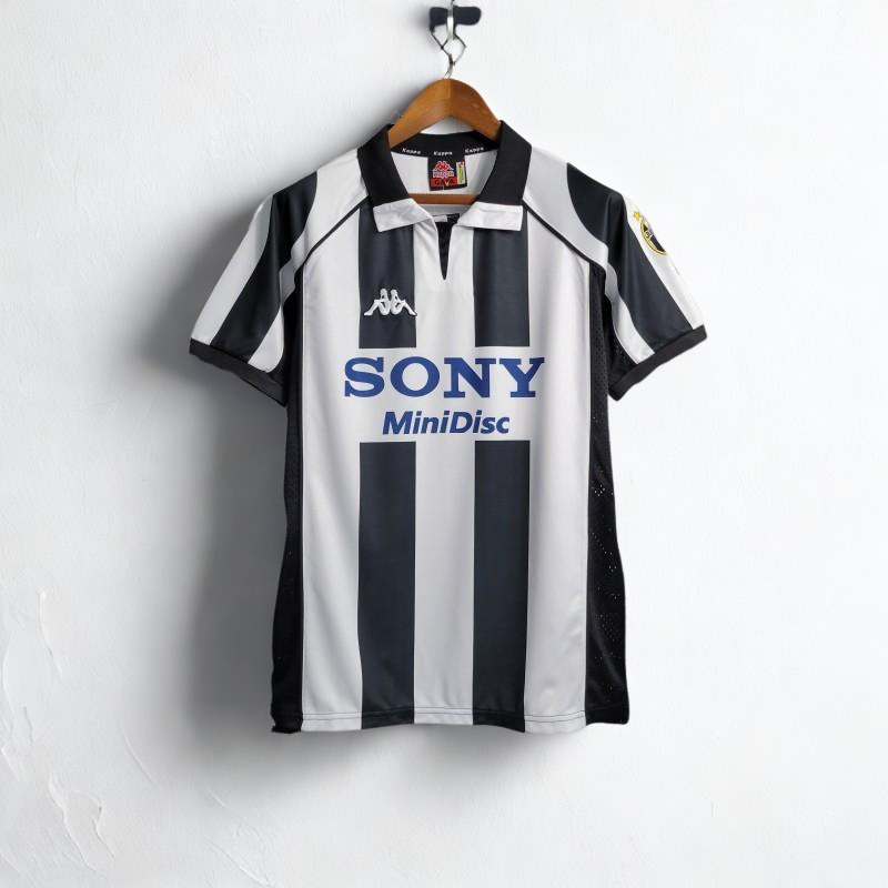 Juventus Home - 98/99